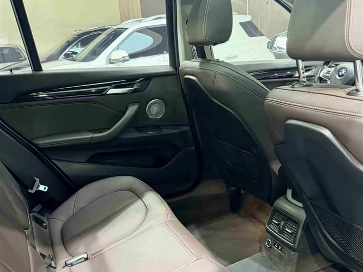 Фото 13 - BMW X1