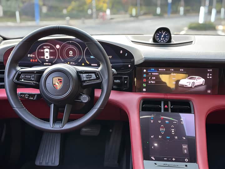 Фото 9 - Porsche Taycan