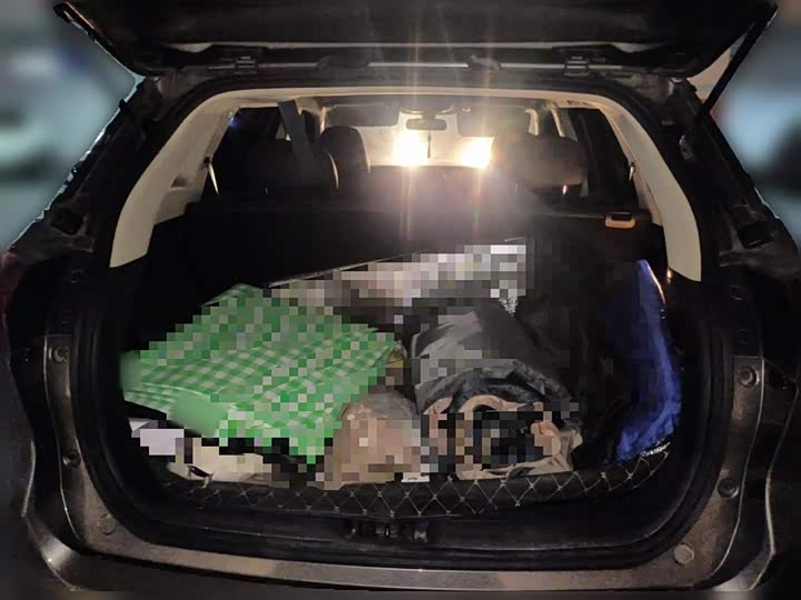 Фото 10 - Geely Atlas