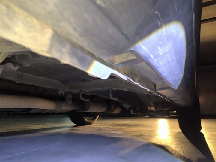 Фото 17 - Geely Atlas