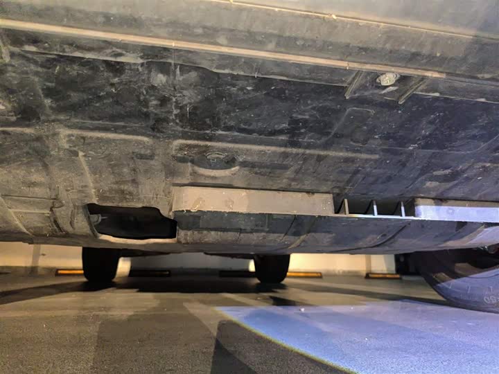 Фото 23 - Geely Atlas