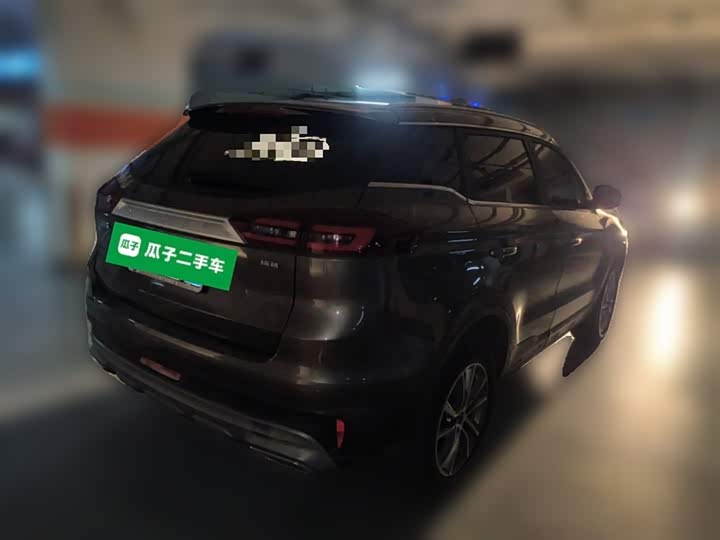 Фото 29 - Geely Atlas