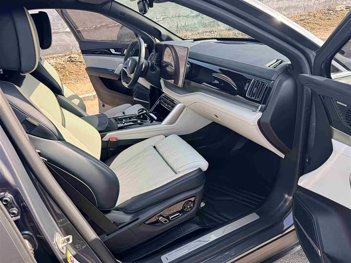 Фото 10 - BYD Tang Hybrid/EV