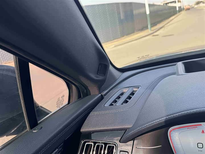 Фото 14 - BYD Tang Hybrid/EV