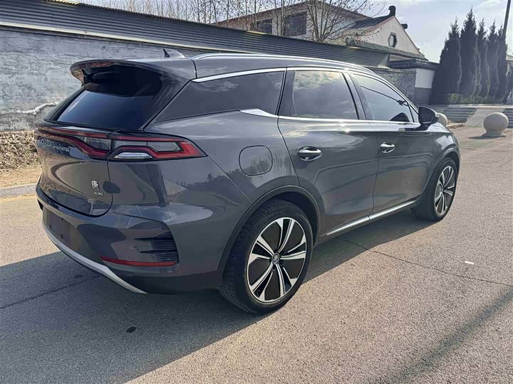 Фото 3 - BYD Tang Hybrid/EV