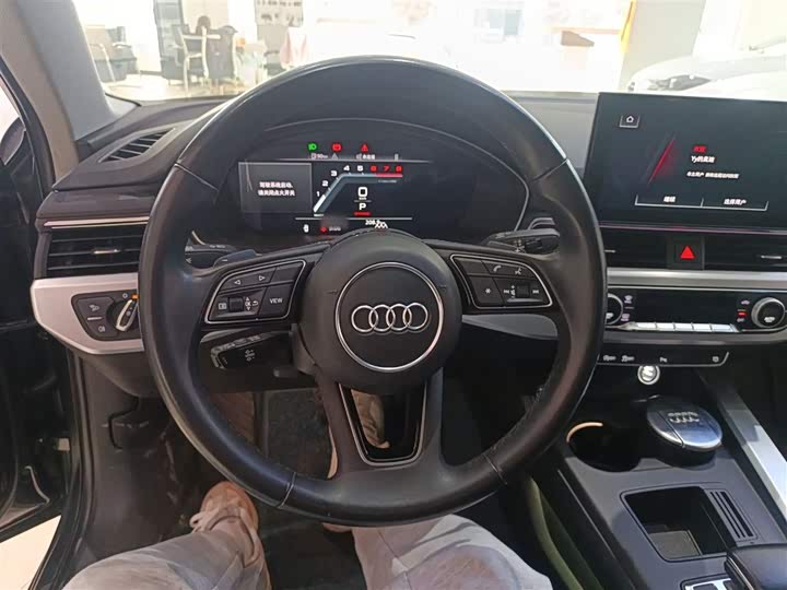 Фото 11 - Audi A4L