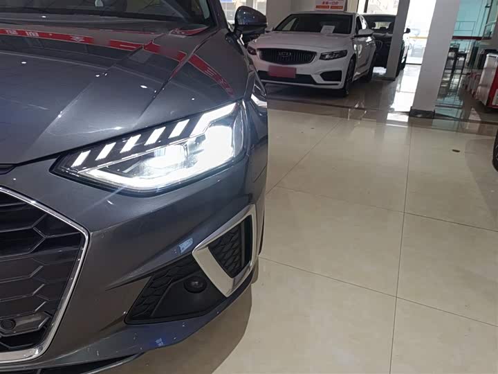 Фото 24 - Audi A4L