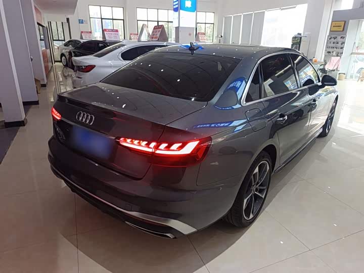 Фото 7 - Audi A4L