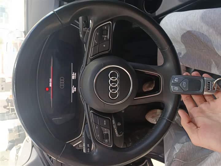 Фото 9 - Audi A4L