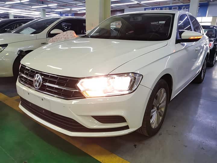 Фото 1 - Volkswagen Bora