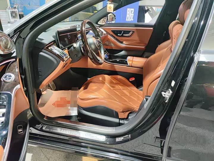 Фото 2 - Mercedes-Benz Maybach S-Class