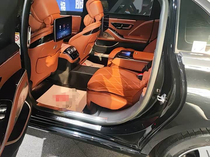 Фото 3 - Mercedes-Benz Maybach S-Class