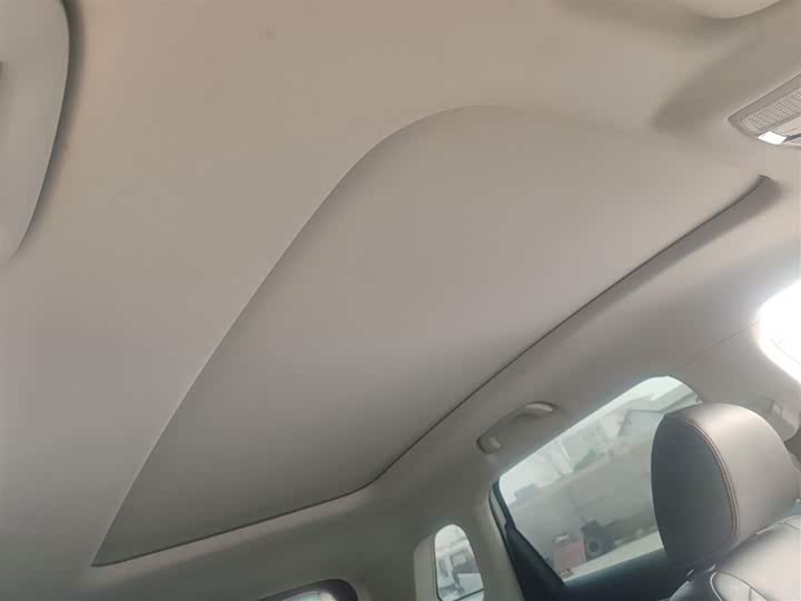 Фото 18 - Bestune T55