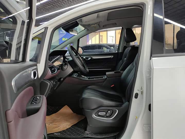 Фото 9 - GAC Trumpchi M6