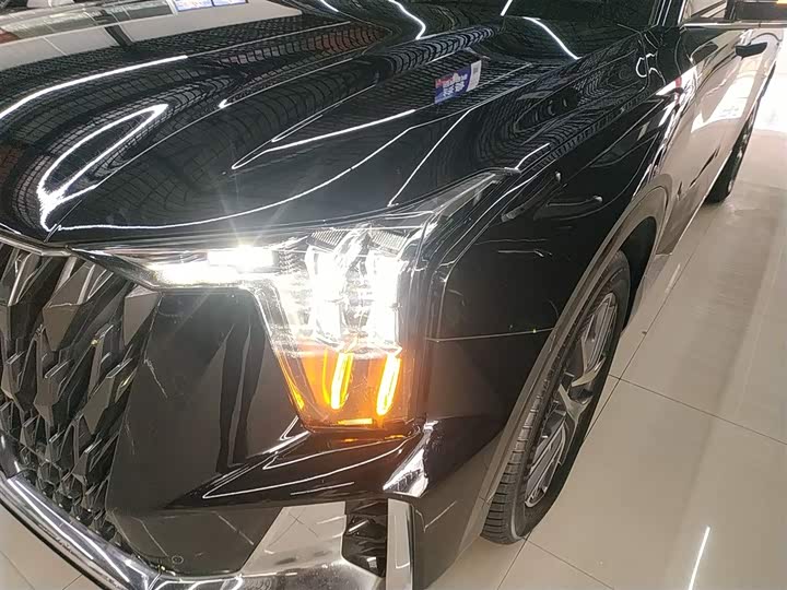 Фото 24 - GAC Trumpchi GS8