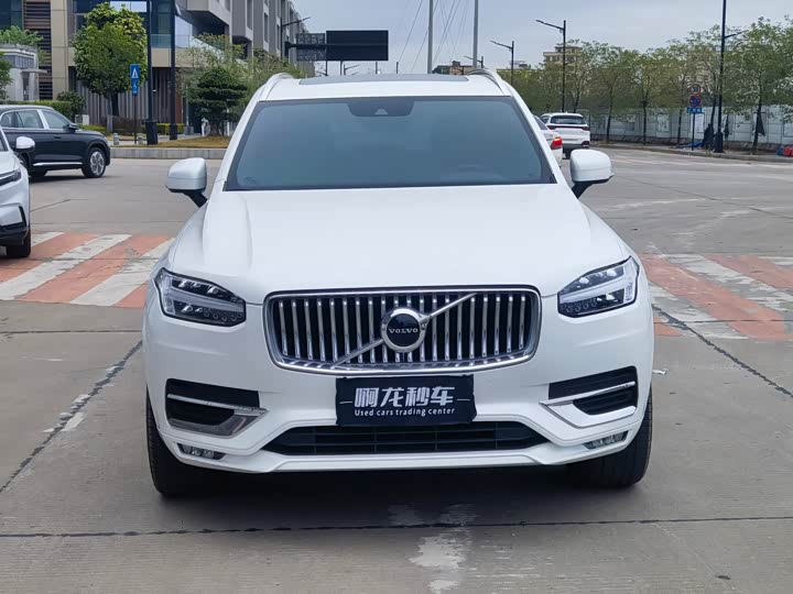 Фото 2 - Volvo XC90