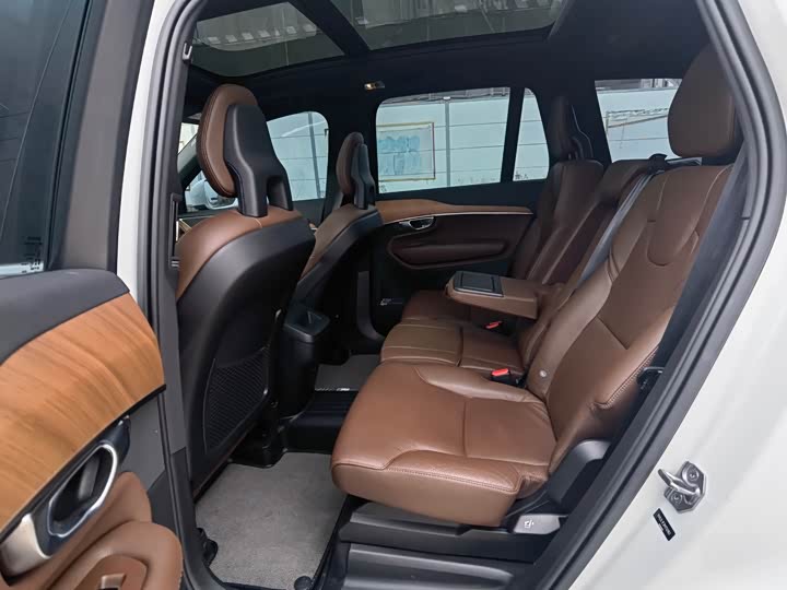 Фото 5 - Volvo XC90