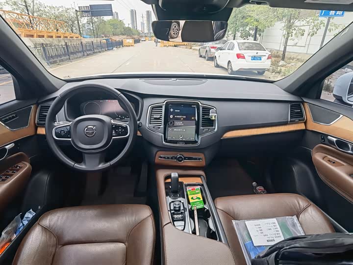 Фото 6 - Volvo XC90