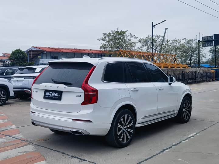 Фото 7 - Volvo XC90