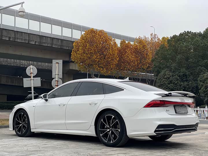 Фото 13 - Audi A7