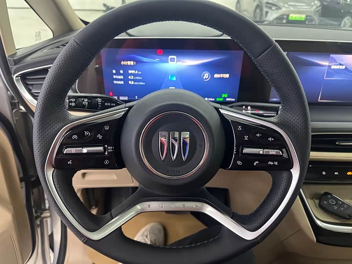 Фото 12 - Buick GL8 Hybrid