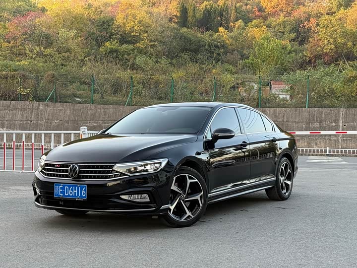 Фото 1 - Volkswagen Magotan