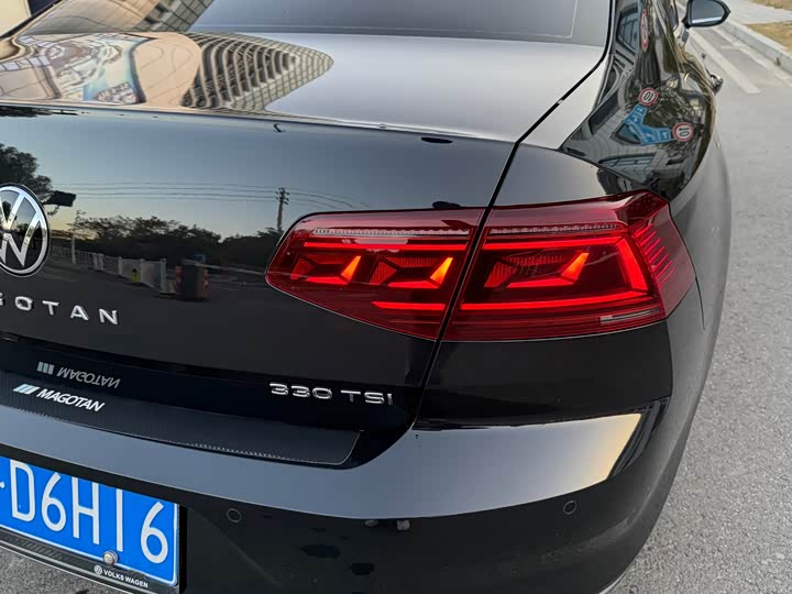 Фото 13 - Volkswagen Magotan