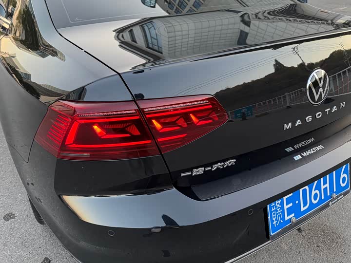 Фото 14 - Volkswagen Magotan