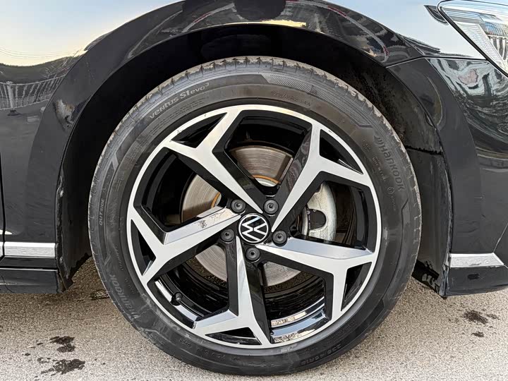 Фото 15 - Volkswagen Magotan