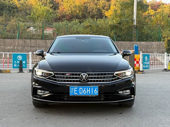 Фото 2 - Volkswagen Magotan