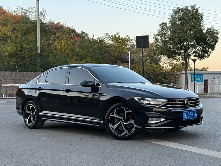 Фото 3 - Volkswagen Magotan