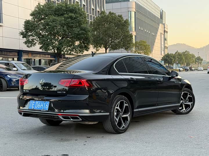 Фото 4 - Volkswagen Magotan