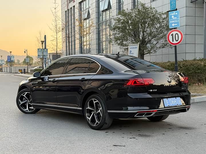 Фото 5 - Volkswagen Magotan