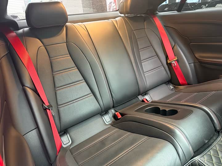 Фото 16 - Mercedes-Benz E-Class AMG