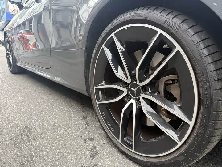 Фото 7 - Mercedes-Benz E-Class AMG