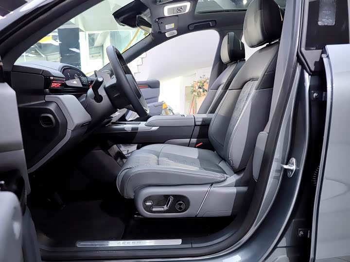 Фото 13 - Zeekr 7X