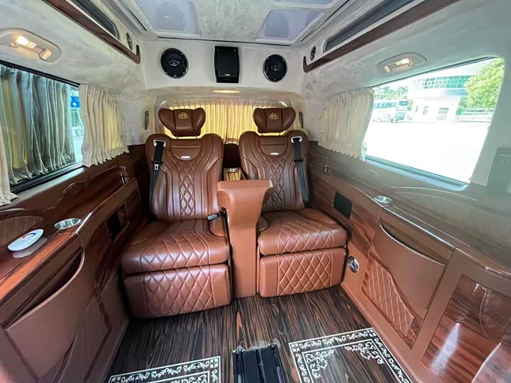 Фото 10 - Mercedes-Benz Vito