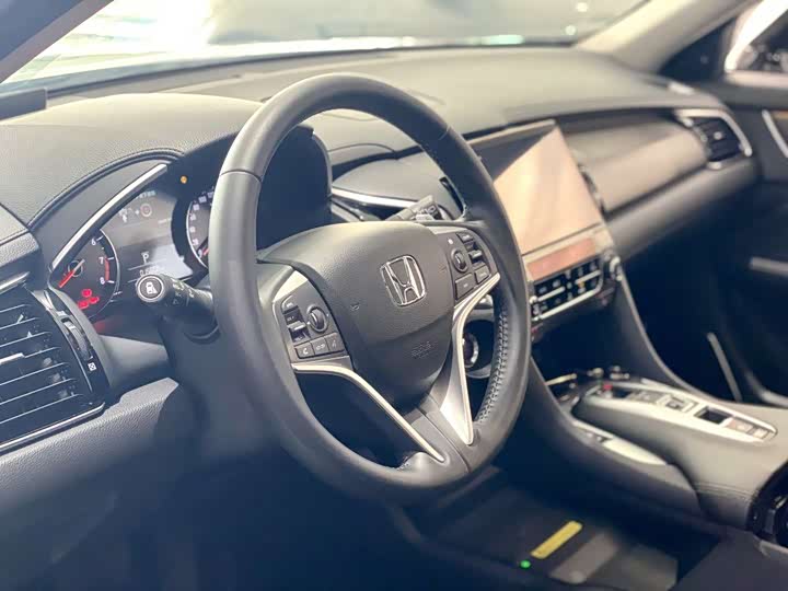 Фото 3 - Honda Avancier