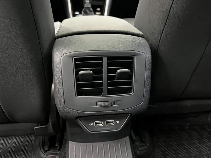 Фото 15 - Volkswagen T-Roc