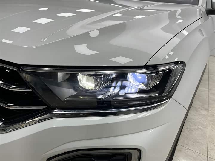 Фото 17 - Volkswagen T-Roc