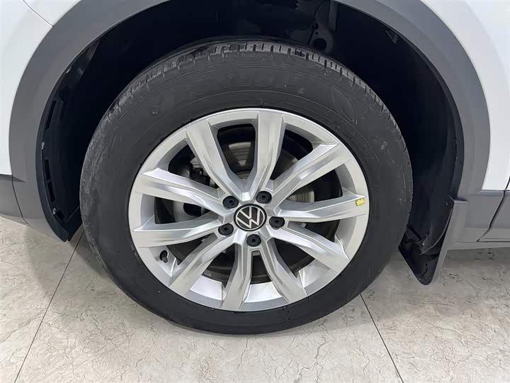 Фото 19 - Volkswagen T-Roc