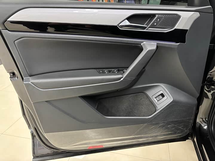 Фото 8 - Volkswagen Tayron