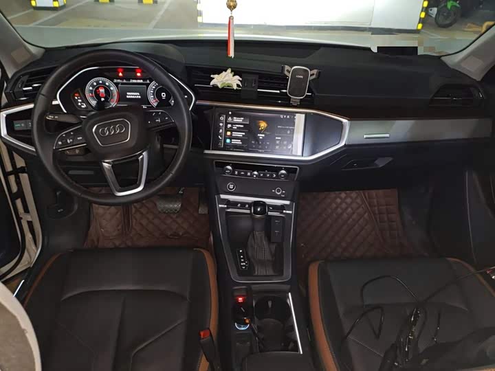 Фото 13 - Audi Q3