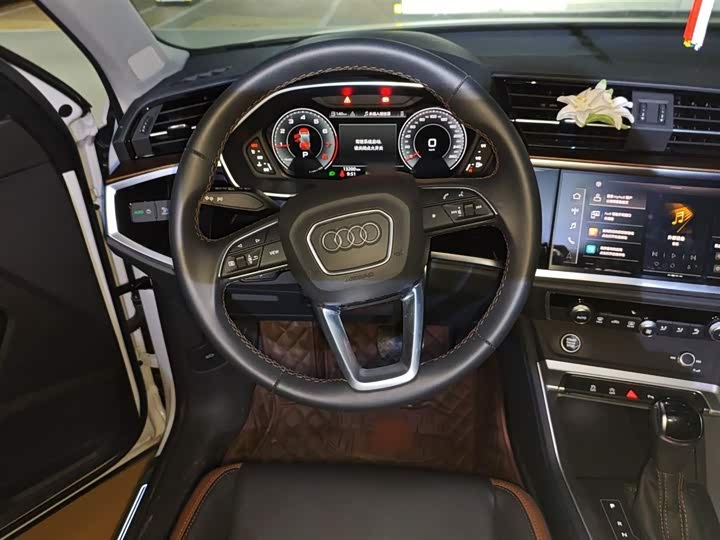 Фото 3 - Audi Q3