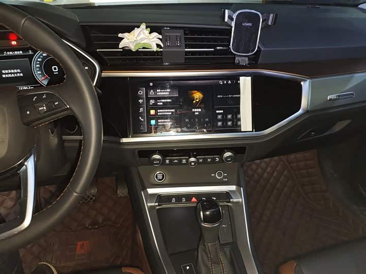 Фото 6 - Audi Q3