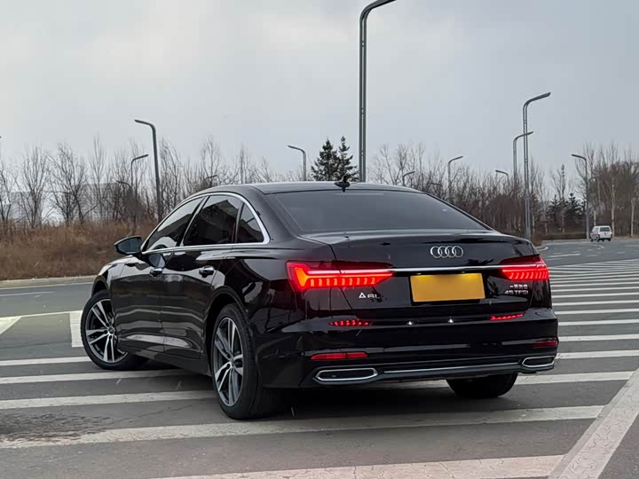 Фото 7 - Audi A6L