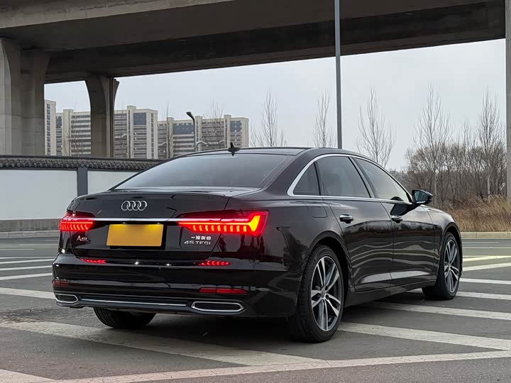 Фото 9 - Audi A6L