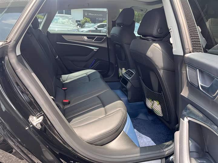 Фото 10 - Audi A7