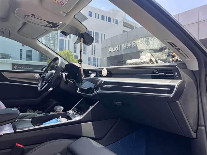 Фото 13 - Audi A7