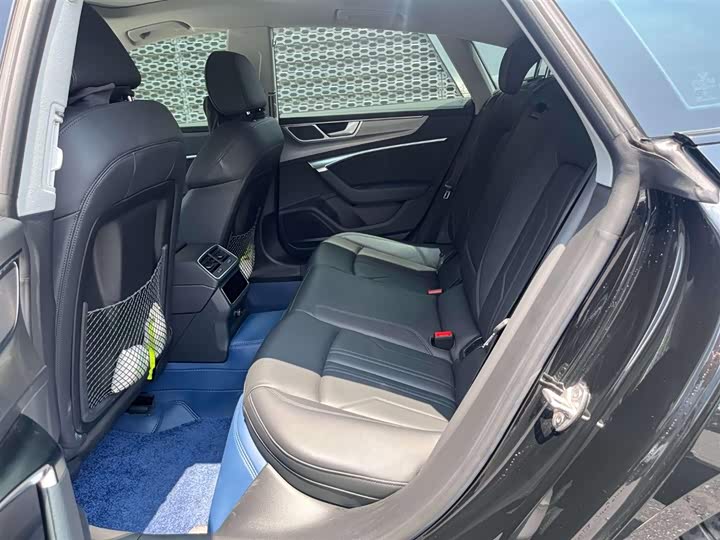 Фото 8 - Audi A7